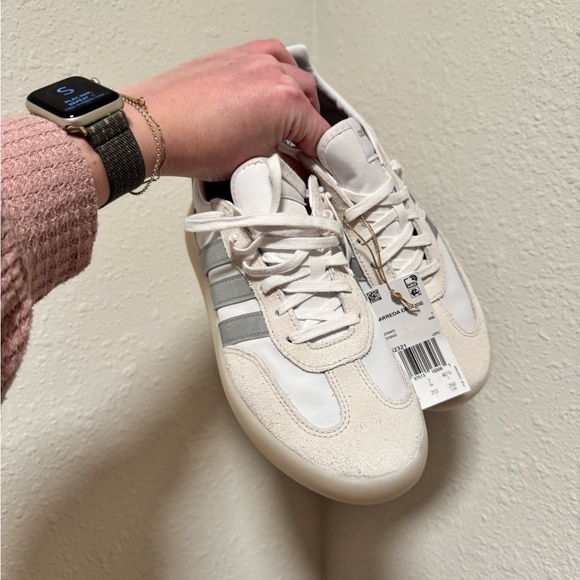 New with tags women’s Adidas Barreda Decode Shoes - Picture 3 of 5